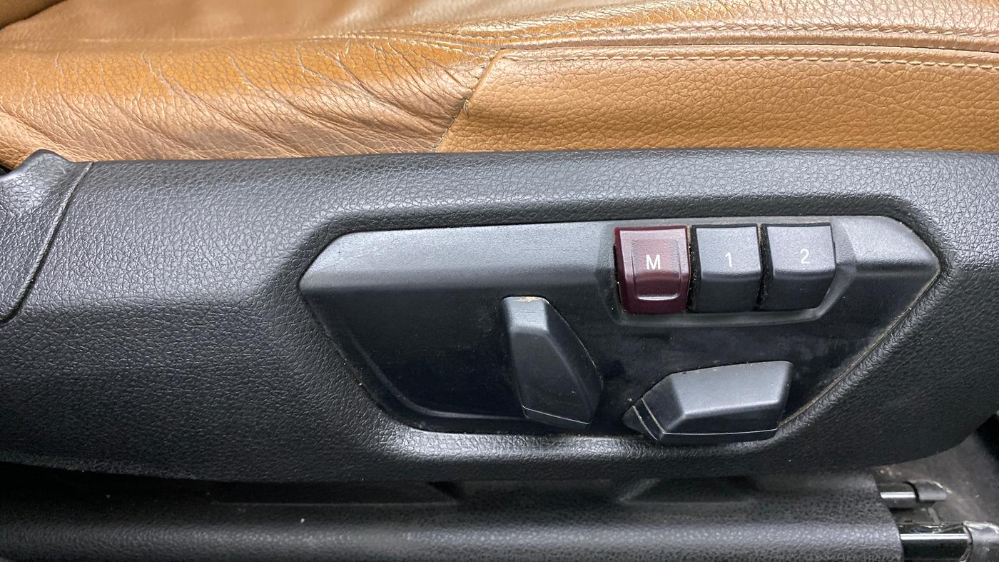 2014 BMW 3 Series 320D GT LUXURY LINE, Diesel, Automatic, 27,692 km, Driver Side Adjustment Panel