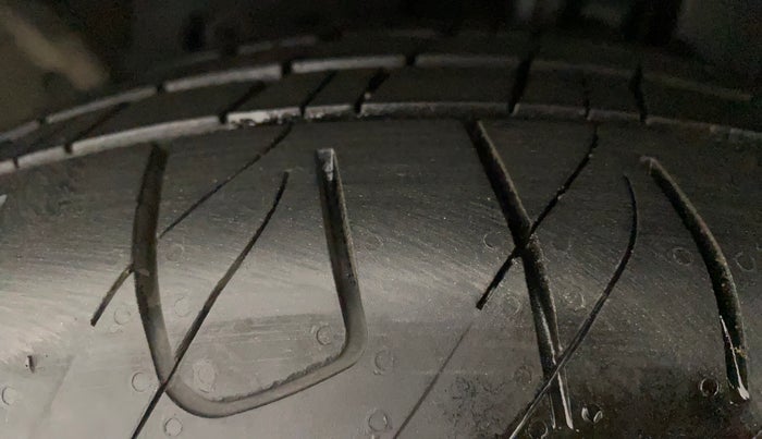 2015 Ford Ecosport TITANIUM 1.5L PETROL AT, Petrol, Automatic, 51,622 km, Left Front Tyre Tread