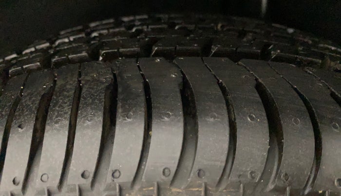 2015 Ford Ecosport TITANIUM 1.5L PETROL AT, Petrol, Automatic, 51,622 km, Left Rear Tyre Tread