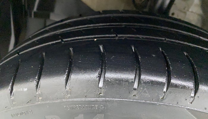 2013 Honda Amaze 1.2L I-VTEC EX, CNG, Manual, 93,278 km, Left Front Tyre Tread