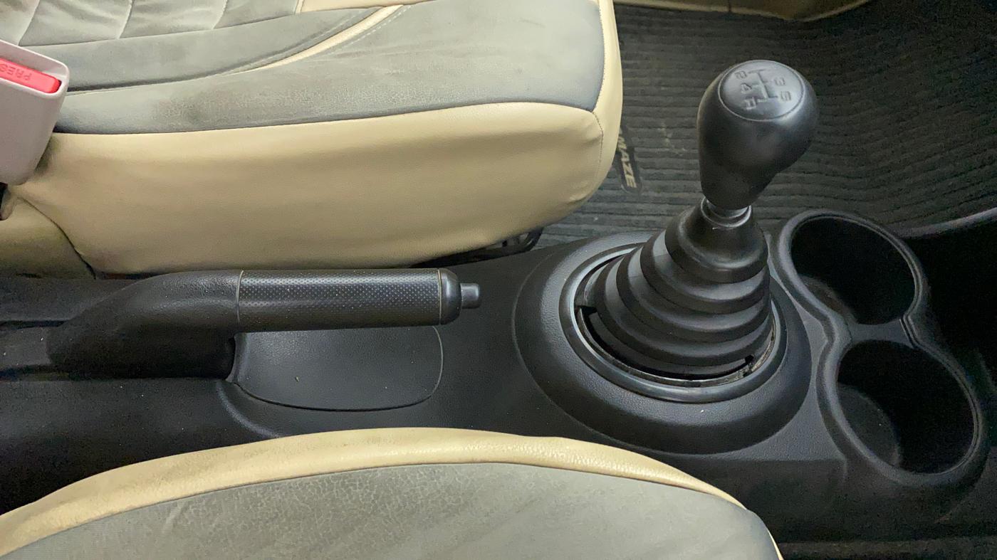 2013 Honda Amaze 1.2L I-VTEC EX, CNG, Manual, 93,278 km, Gear Lever
