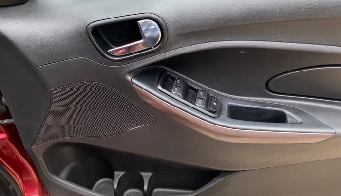 2019 Ford FREESTYLE TITANIUM 1.2 PETROL, Petrol, Manual, 71,988 km, Driver Side Door Panels Control