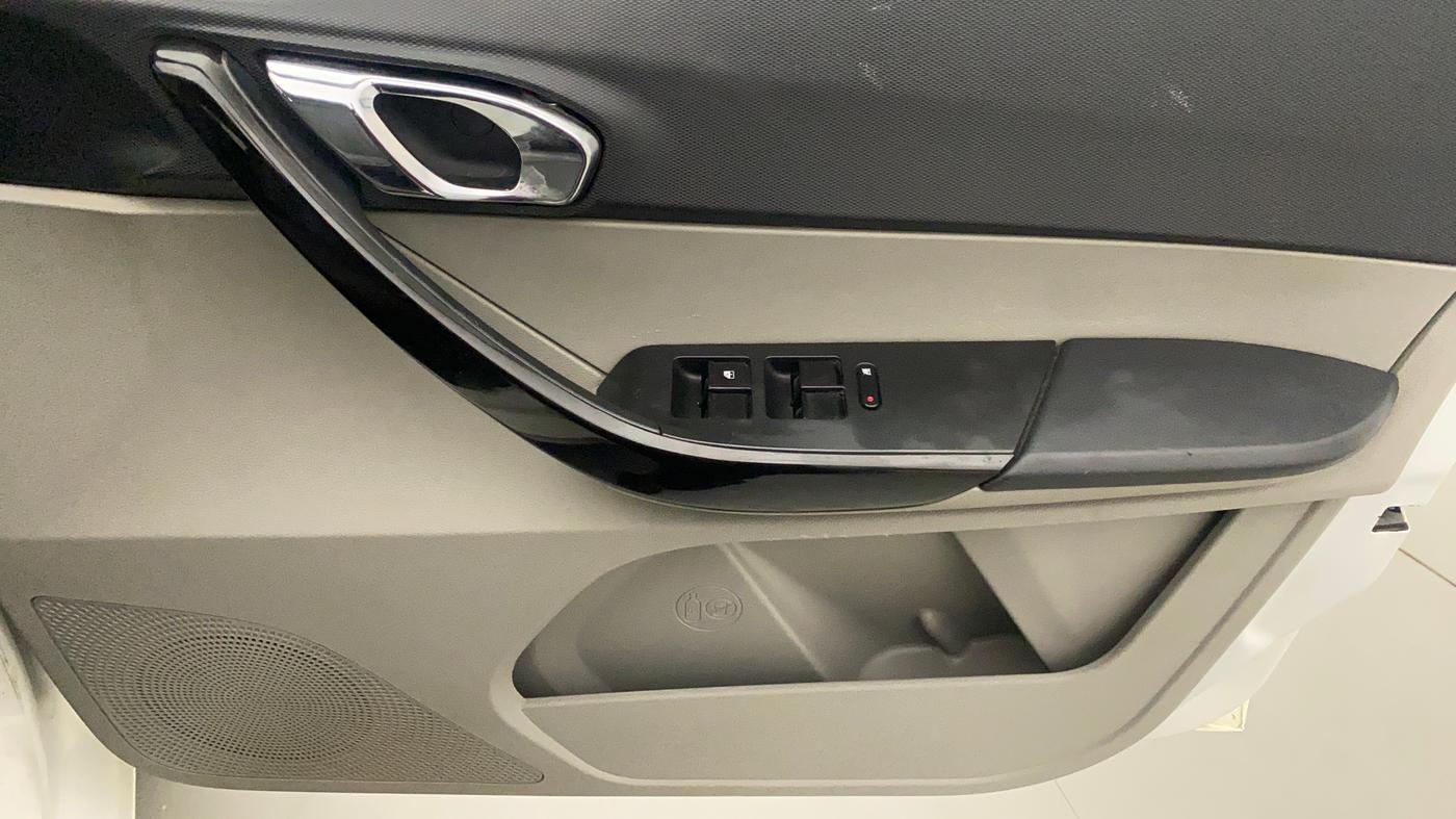 2019 Tata Tiago XZA PETROL, Petrol, Automatic, 21,375 km, Driver Side Door Panels Control