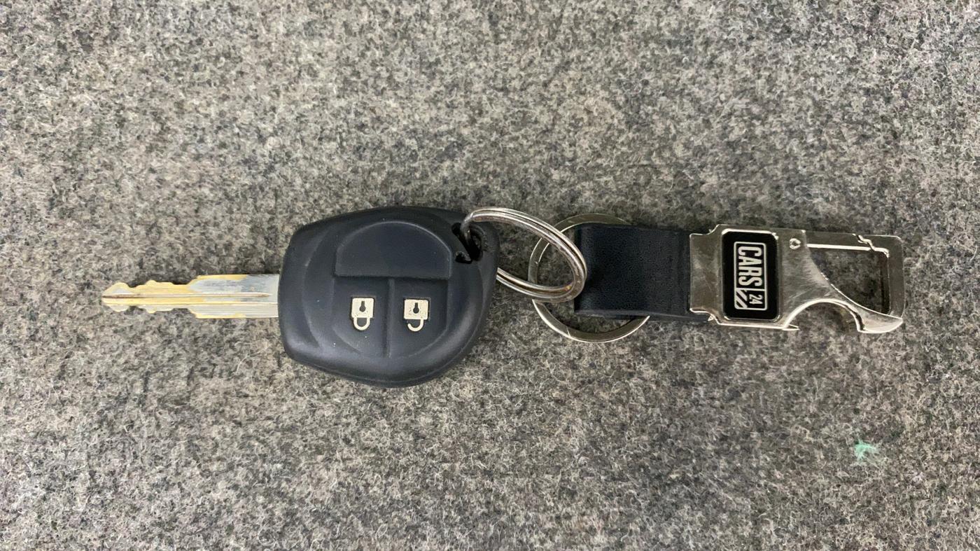 2019 Maruti Alto VXI, Petrol, Manual, 67,329 km, Key Close Up