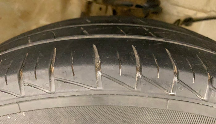 2019 Maruti Alto VXI, Petrol, Manual, 67,329 km, Right Front Tyre Tread