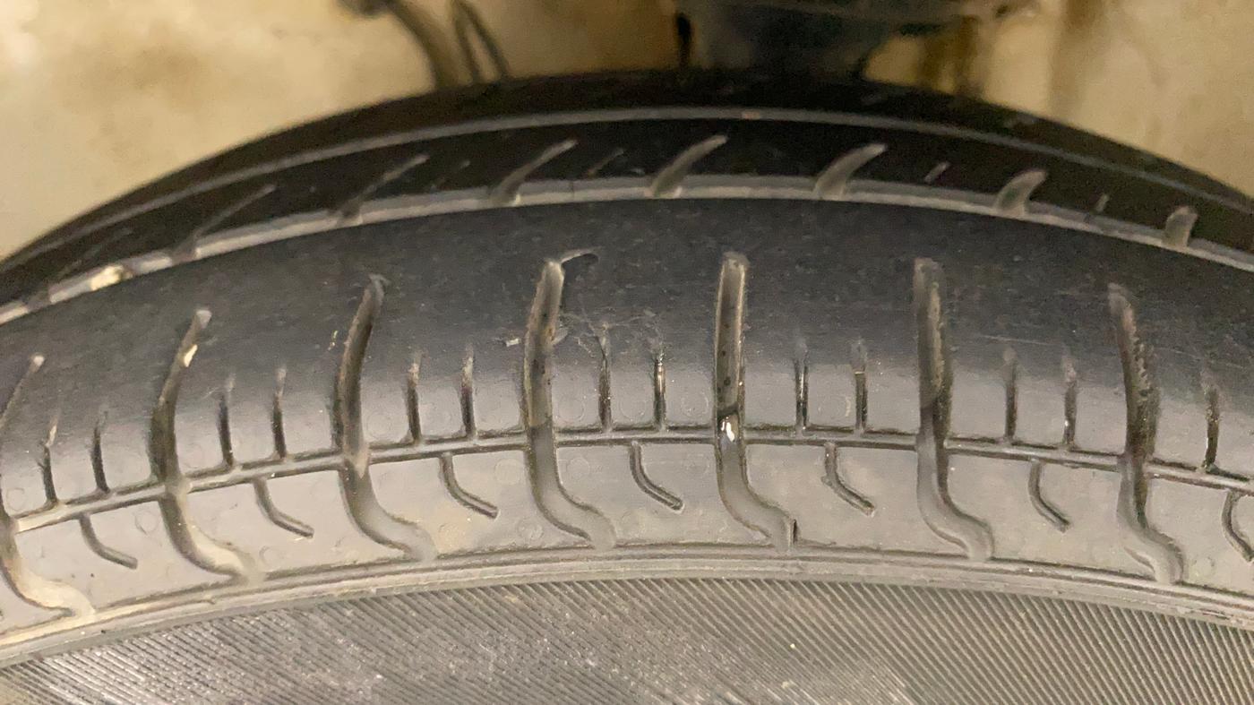 2019 Maruti Alto VXI, Petrol, Manual, 67,329 km, Left Front Tyre Tread