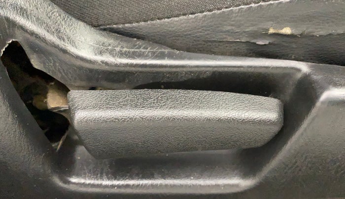 2019 Maruti Alto VXI, Petrol, Manual, 67,329 km, Driver Side Adjustment Panel