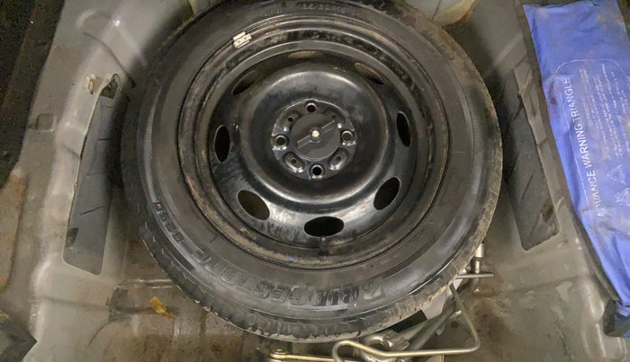 2015 Tata Zest XMS PETROL, Petrol, Manual, 1,27,331 km, Spare Tyre