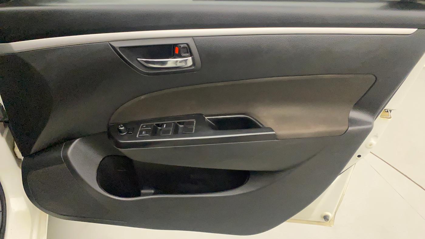 2017 Maruti Swift VXI, Petrol, Manual, 47,322 km, Driver Side Door Panels Control