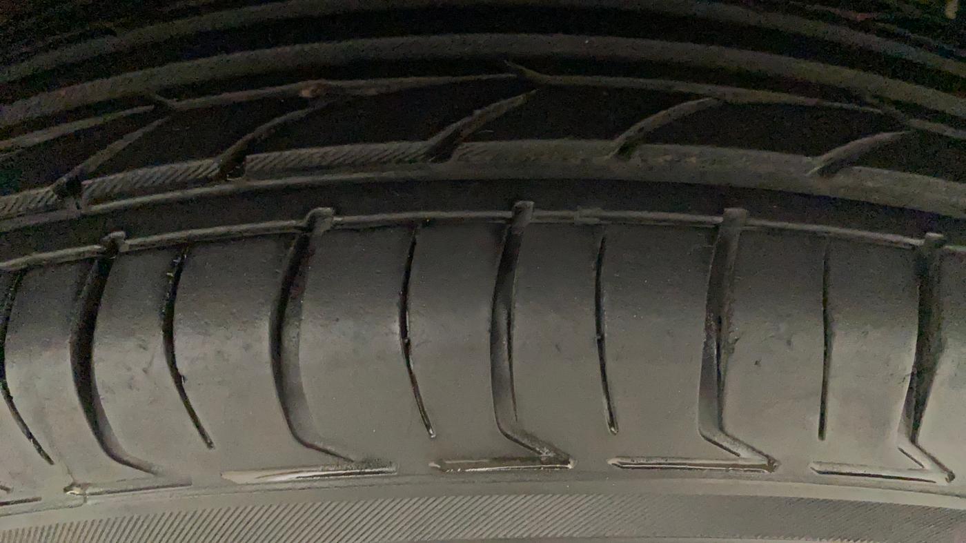 2017 Maruti Swift VXI, Petrol, Manual, 47,322 km, Right Front Tyre Tread