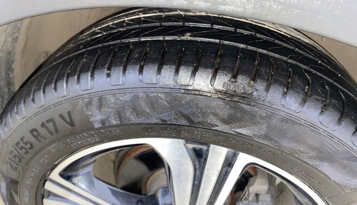 2023 MG ASTOR SHARP 1.5 CVT, Petrol, Automatic, 25,258 km, Right Front Tyre Tread