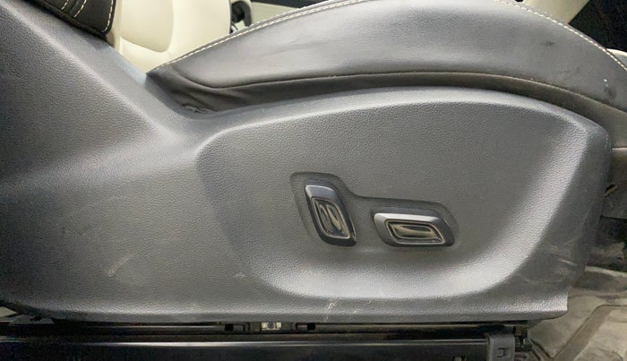 2023 MG ASTOR SHARP 1.5 CVT, Petrol, Automatic, 25,258 km, Driver Side Adjustment Panel