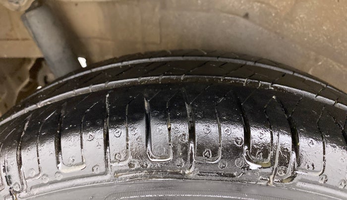 2015 Maruti Wagon R 1.0 VXI, Petrol, Manual, 96,691 km, Right Rear Tyre Tread