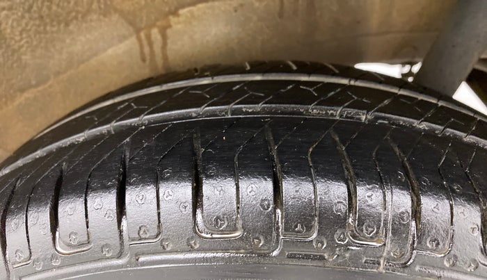 2015 Maruti Wagon R 1.0 VXI, Petrol, Manual, 96,691 km, Left Rear Tyre Tread