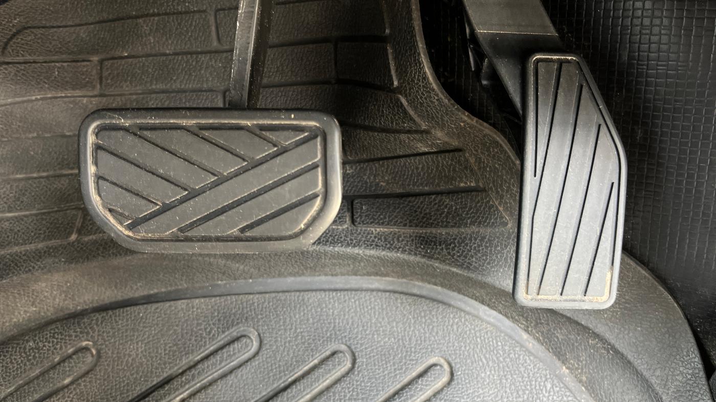 2022 Maruti S PRESSO VXI PLUS AMT, Petrol, Automatic, 24,671 km, Pedals