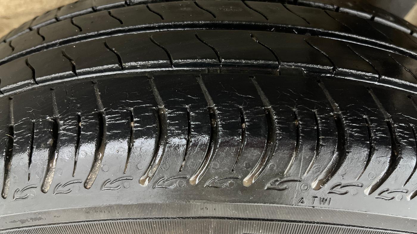 2022 Maruti S PRESSO VXI PLUS AMT, Petrol, Automatic, 24,671 km, Left Rear Tyre Tread