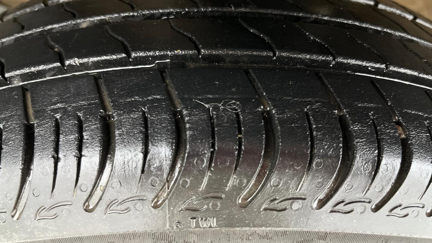 2022 Maruti S PRESSO VXI PLUS AMT, Petrol, Automatic, 24,671 km, Left Front Tyre Tread