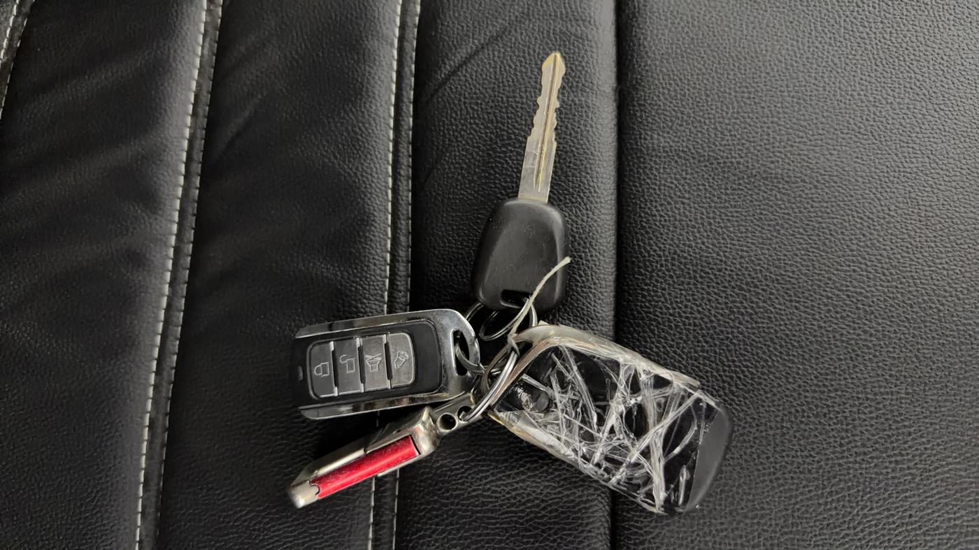 2022 Maruti Swift LXI, Petrol, Manual, 84,211 km, Key Close Up