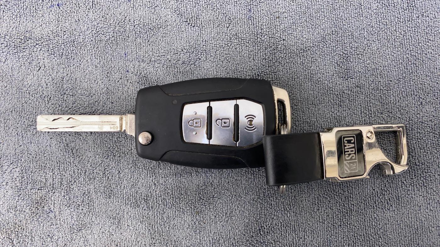 2019 Mahindra XUV300 W6 1.5 DIESEL, Diesel, Manual, 31,287 km, Key Close Up