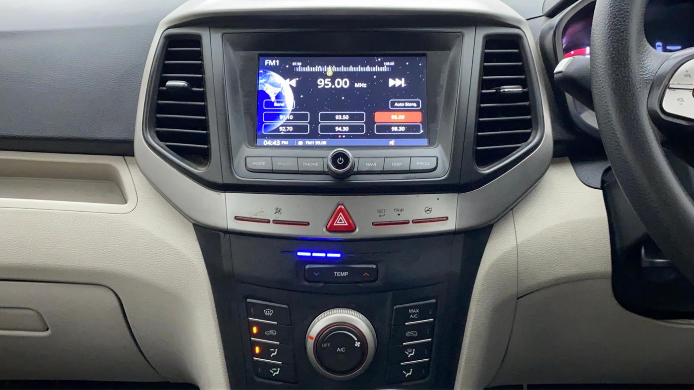 2019 Mahindra XUV300 W6 1.5 DIESEL, Diesel, Manual, 31,287 km, Air Conditioner
