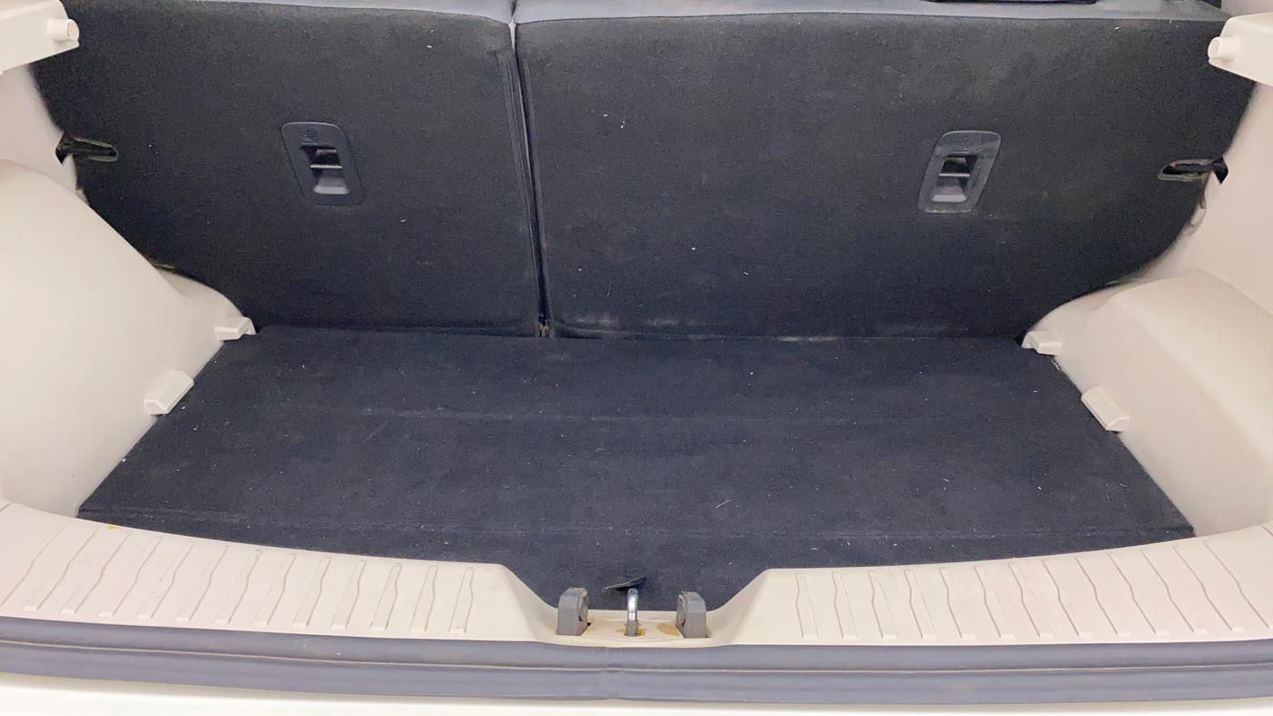 2019 Mahindra XUV300 W6 1.5 DIESEL, Diesel, Manual, 31,287 km, Boot Inside