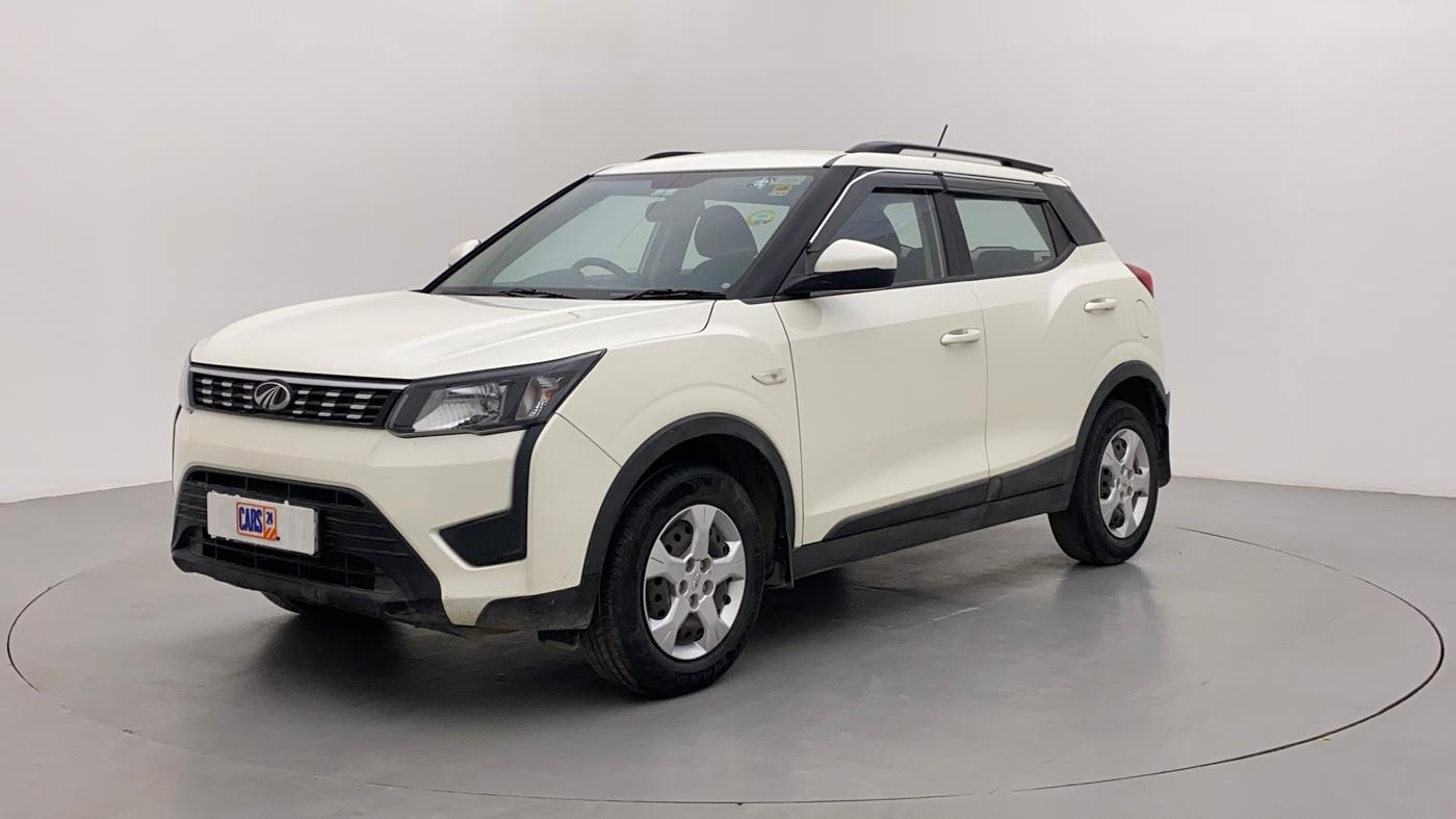 2019 Mahindra XUV300 W6 1.5 DIESEL, Diesel, Manual, 31,287 km, Left Front Diagonal