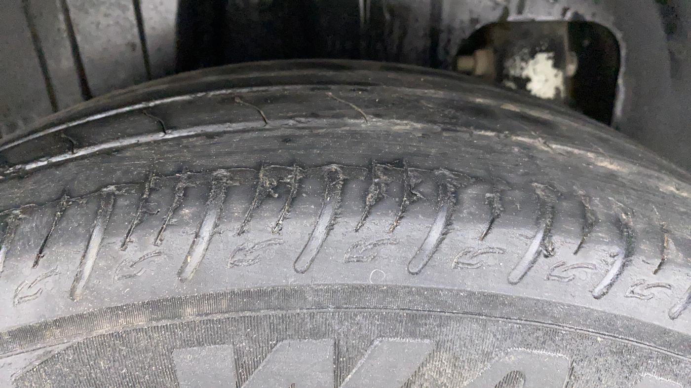 2019 Mahindra XUV300 W6 1.5 DIESEL, Diesel, Manual, 31,287 km, Right Rear Tyre Tread
