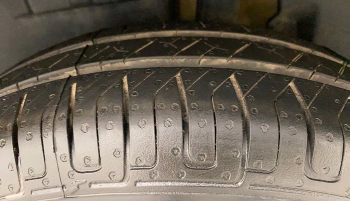 2017 Maruti Dzire VXI AMT, Petrol, Automatic, 38,583 km, Left Rear Tyre Tread