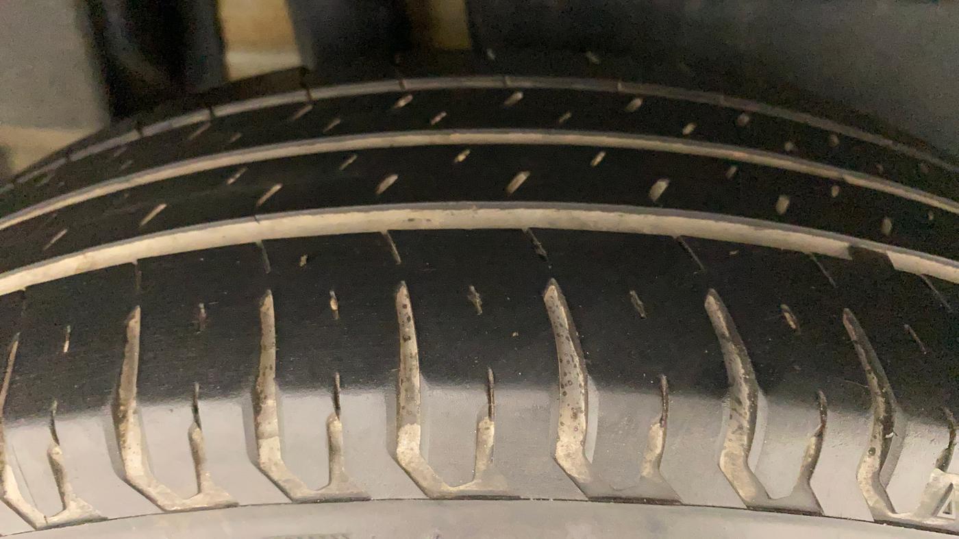 2017 Maruti Dzire VXI AMT, Petrol, Automatic, 38,583 km, Right Rear Tyre Tread