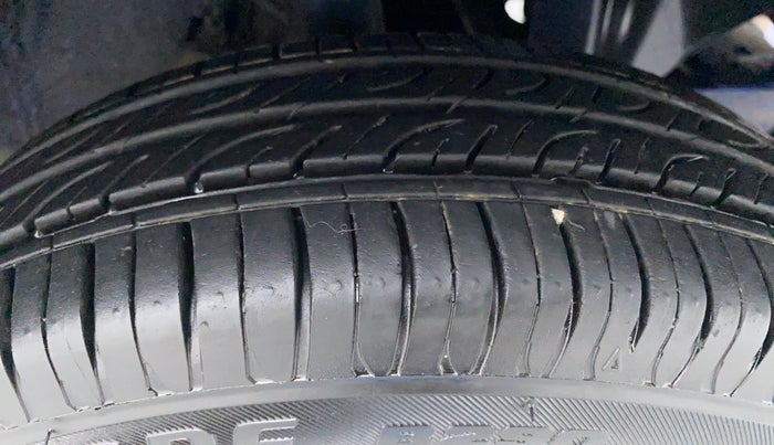 2015 Tata Nano XT TWIST, Petrol, Manual, 36,627 km, Right Front Tyre Tread