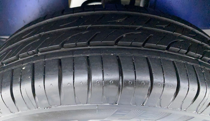 2015 Tata Nano XT TWIST, Petrol, Manual, 36,627 km, Right Rear Tyre Tread