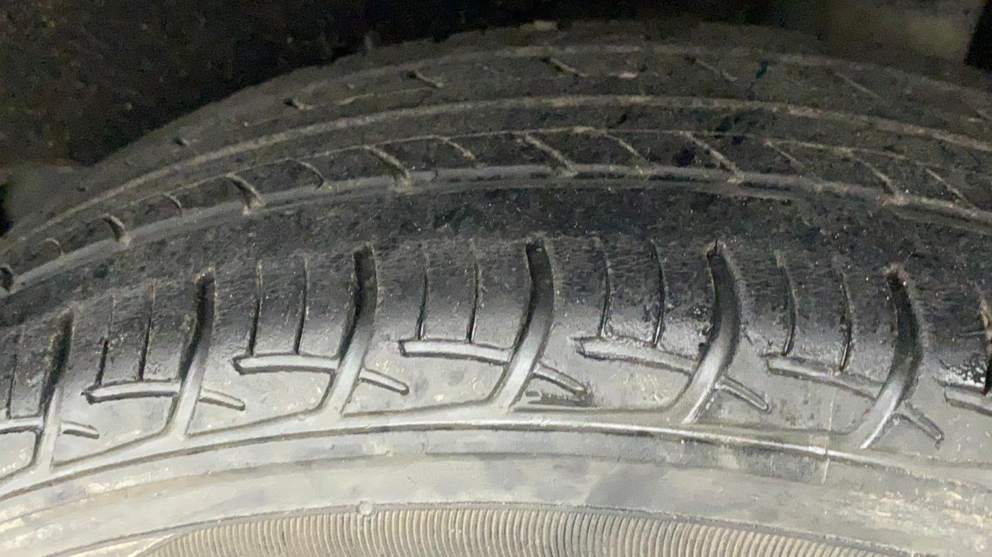 2017 Maruti Baleno DELTA PETROL 1.2, Petrol, Manual, 62,113 km, Left Rear Tyre Tread