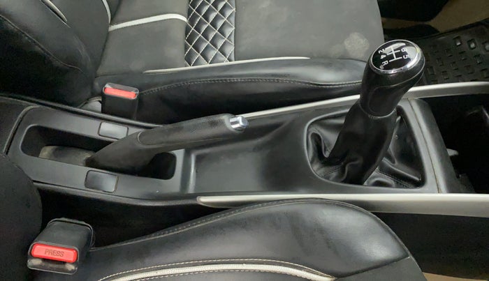2017 Maruti Baleno DELTA PETROL 1.2, Petrol, Manual, 62,113 km, Gear Lever