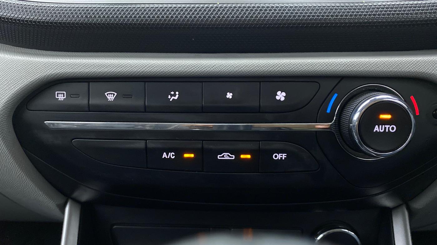 2020 Tata ALTROZ XZ 1.2, Petrol, Manual, 24,308 km, Automatic Climate Control