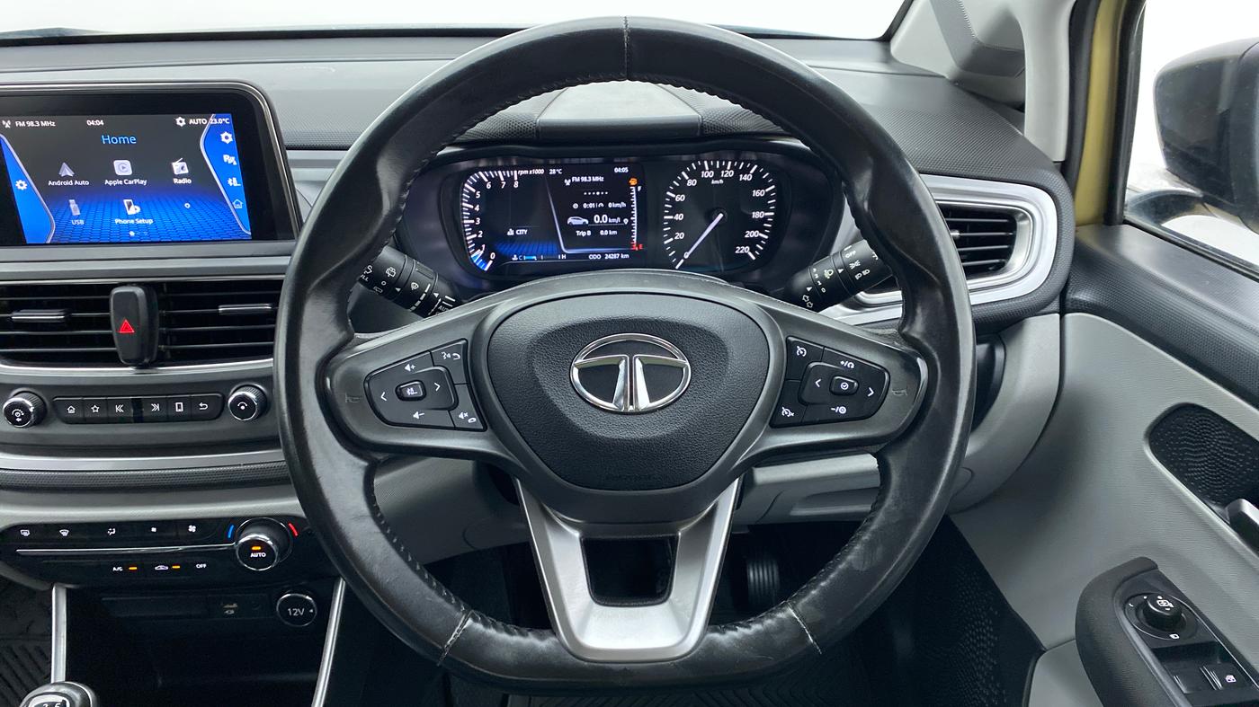 2020 Tata ALTROZ XZ 1.2, Petrol, Manual, 24,308 km, Steering Wheel Close Up
