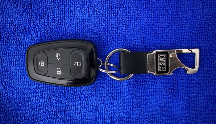 2020 Tata ALTROZ XZ 1.2, Petrol, Manual, 24,308 km, Key Close Up
