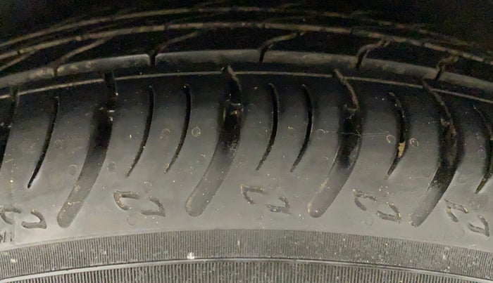 2013 Hyundai Verna FLUIDIC 1.6 VTVT SX, Petrol, Manual, 61,597 km, Right Rear Tyre Tread