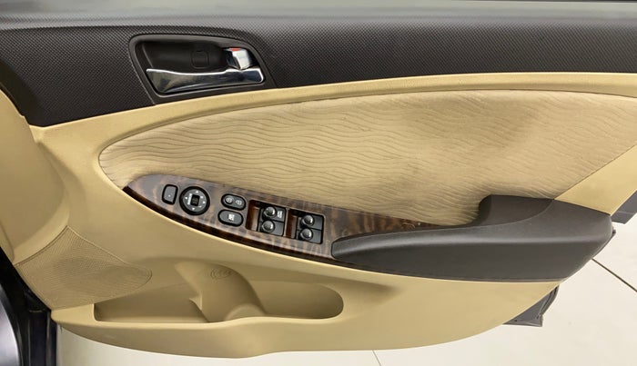 2013 Hyundai Verna FLUIDIC 1.6 VTVT SX, Petrol, Manual, 61,597 km, Driver Side Door Panels Control