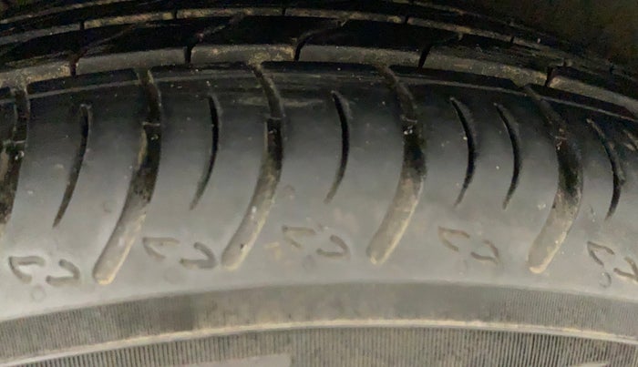 2013 Hyundai Verna FLUIDIC 1.6 VTVT SX, Petrol, Manual, 61,597 km, Left Rear Tyre Tread