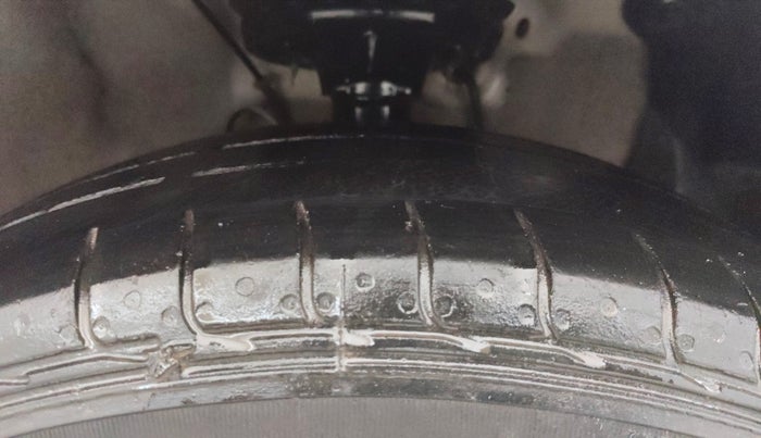 2019 Hyundai Elite i20 MAGNA PLUS 1.2, Petrol, Manual, 40,893 km, Right Front Tyre Tread