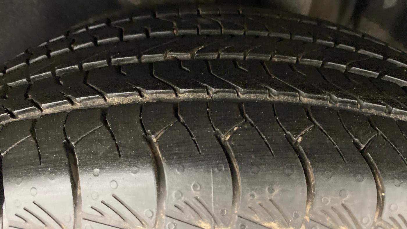 2021 Hyundai ALCAZAR PLATINUM (O) 6STR 2.0 AT, Petrol, Automatic, 4,034 km, Left Rear Tyre Tread