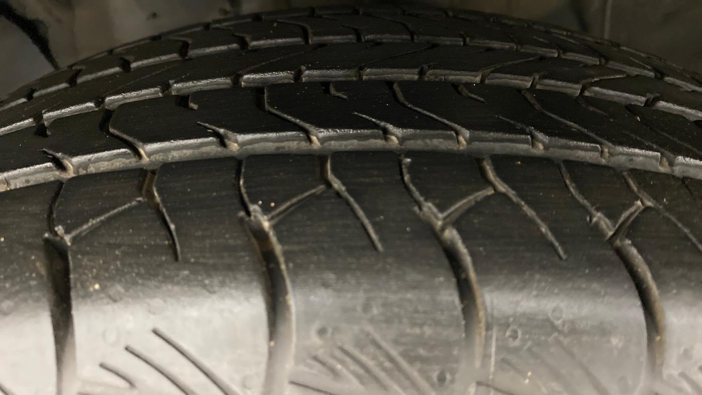 2021 Hyundai ALCAZAR PLATINUM (O) 6STR 2.0 AT, Petrol, Automatic, 4,034 km, Left Front Tyre Tread
