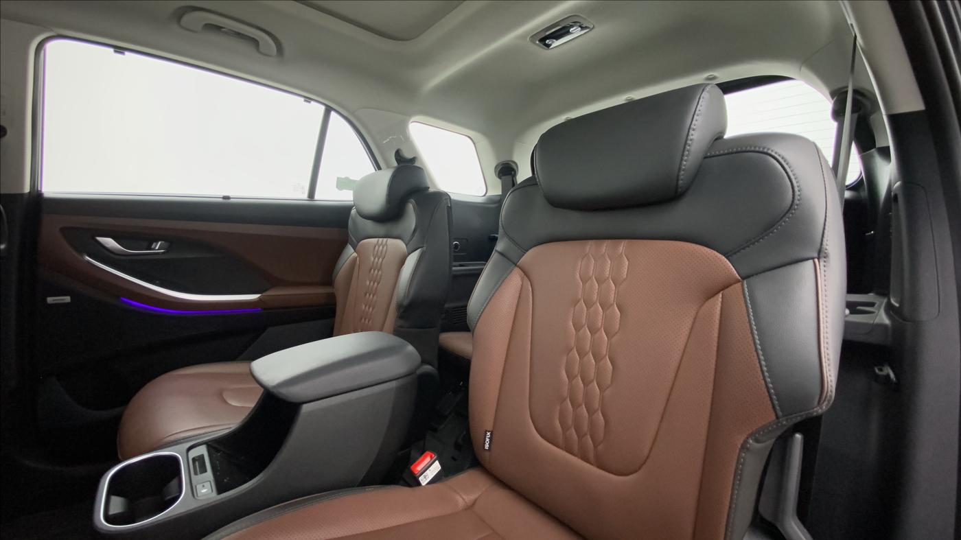 2021 Hyundai ALCAZAR PLATINUM (O) 6STR 2.0 AT, Petrol, Automatic, 4,034 km, Right Side Rear Door Cabin