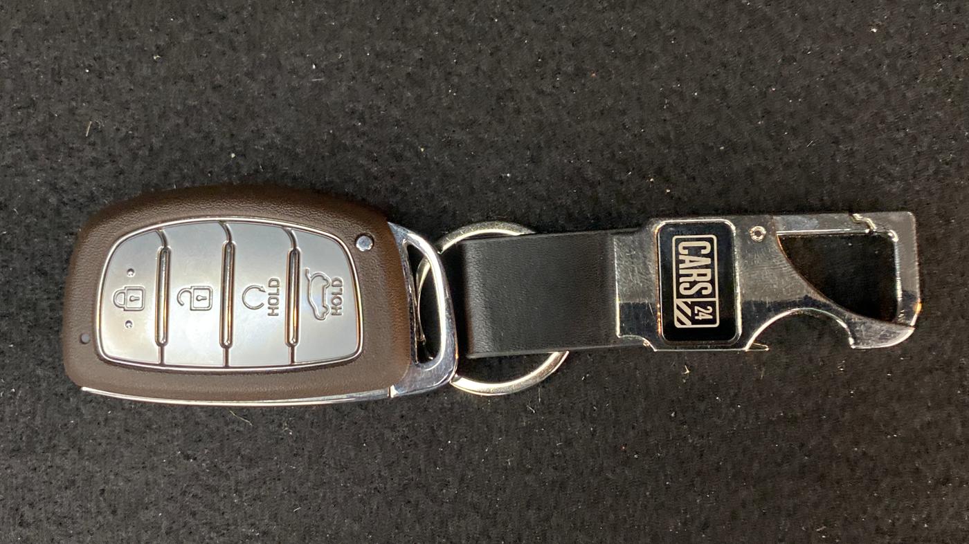 2021 Hyundai ALCAZAR PLATINUM (O) 6STR 2.0 AT, Petrol, Automatic, 4,034 km, Key Close Up