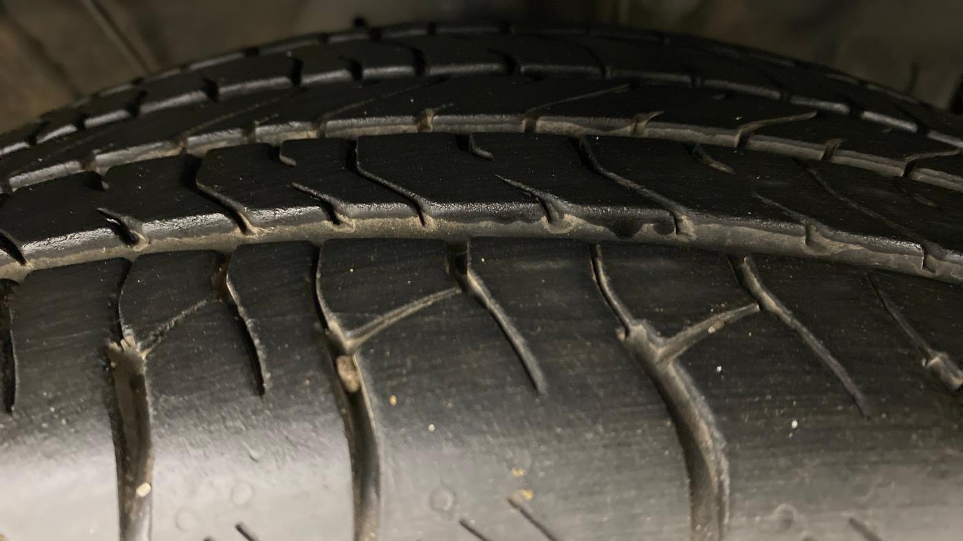 2021 Hyundai ALCAZAR PLATINUM (O) 6STR 2.0 AT, Petrol, Automatic, 4,034 km, Right Front Tyre Tread