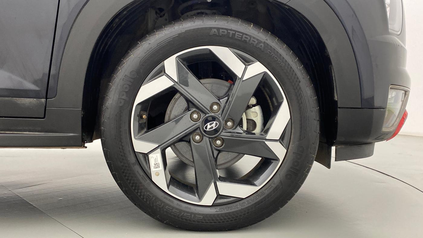 2021 Hyundai ALCAZAR PLATINUM (O) 6STR 2.0 AT, Petrol, Automatic, 4,034 km, Right Front Wheel