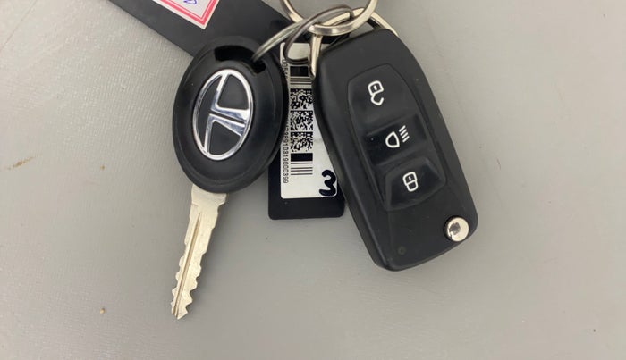 2019 Tata Tiago XT PETROL, Petrol, Manual, 43,380 km, Key Close Up