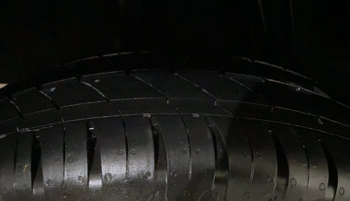 2019 Renault Kwid RXL, Petrol, Manual, 21,405 km, Right Rear Tyre Tread