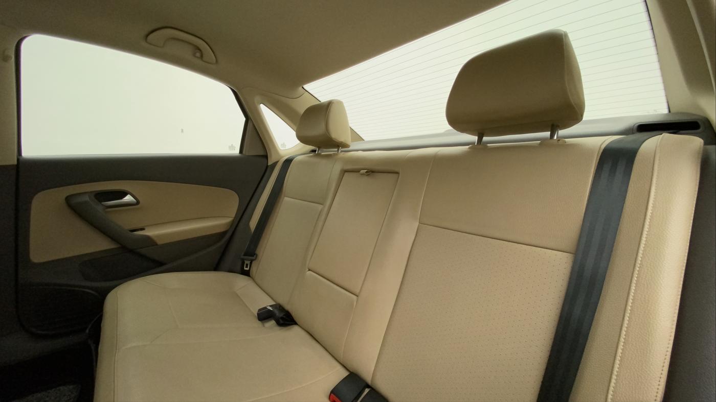 2016 Volkswagen Vento HIGHLINE PETROL AT, Petrol, Automatic, 51,899 km, Right Side Rear Door Cabin