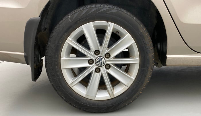 2016 Volkswagen Vento HIGHLINE PETROL AT, Petrol, Automatic, 51,899 km, Right Rear Wheel